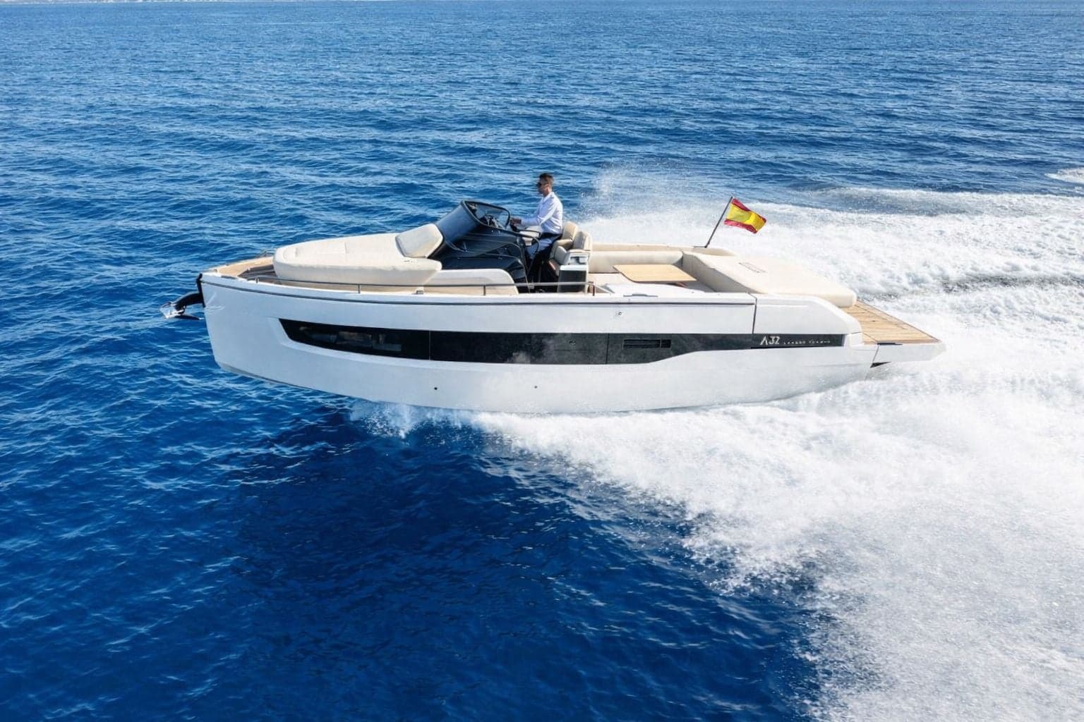 Cranchi A32 "Danton" motorboat rental Ibiza